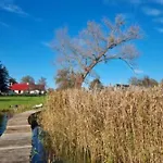 Dom Nad Jeziorem *