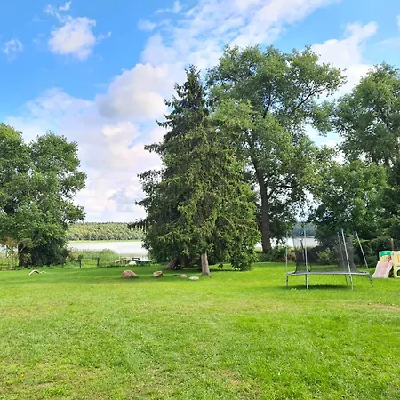 Dom Nad Jeziorem Holiday home *