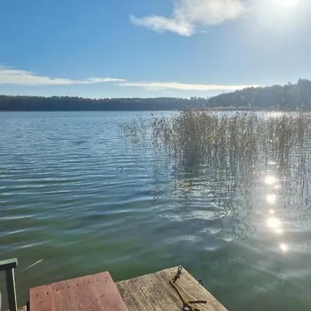 Semesterbostad Dom Nad Jeziorem