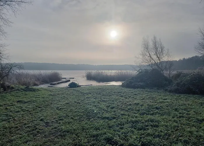 Dom Nad Jeziorem Dom wakacyjny *