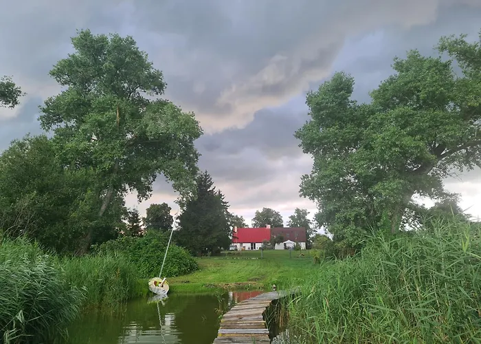 Dom Nad Jeziorem * Wolin